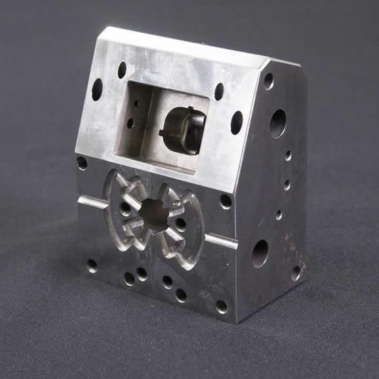 プラスチック流し込み 金属 対